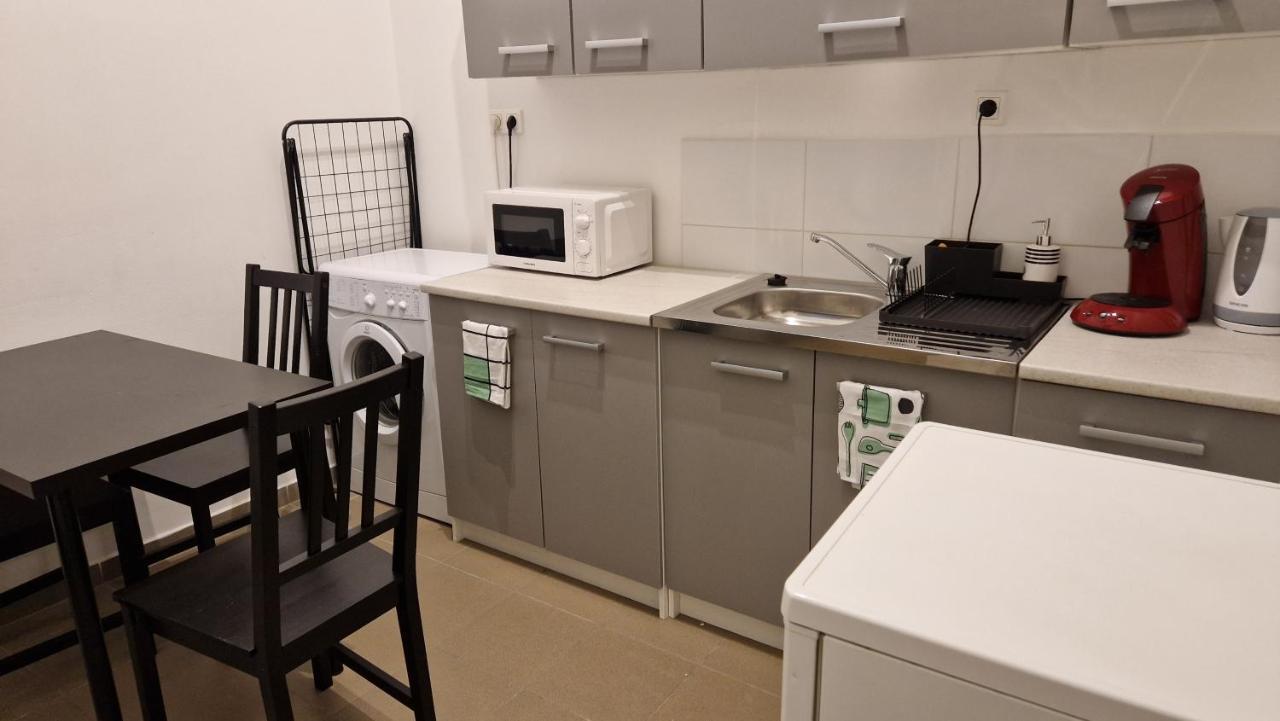 Cosy Apartment, Good Location, Cheap Parking In 50m Apartament